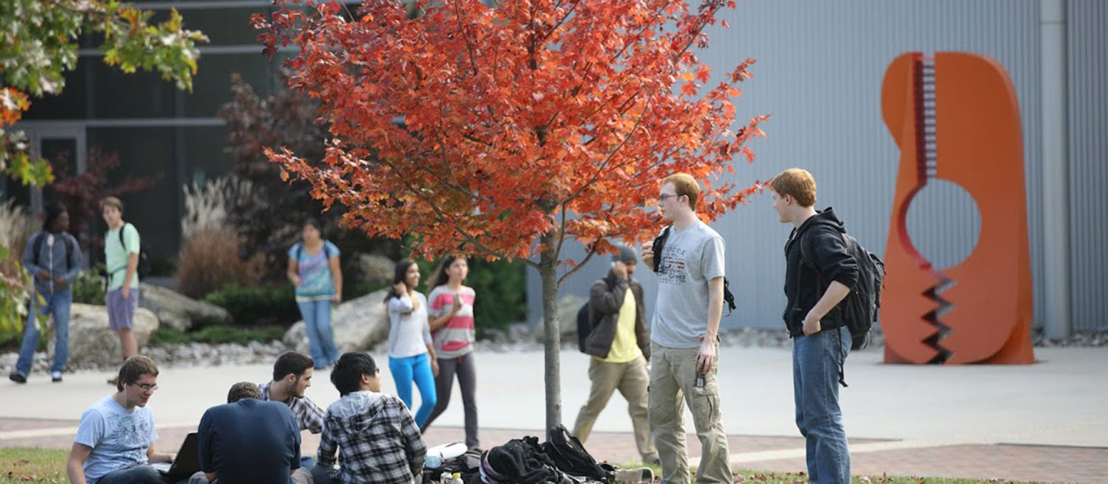 Students in front of HVPA