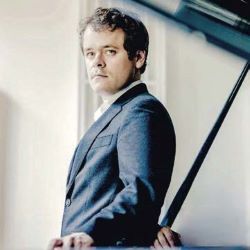 Benjamin Grosvenor, Pianist